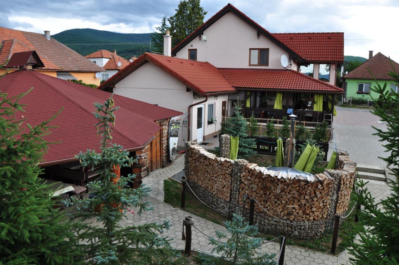 Andras Penzion Krásnohorské Podhradie Zewnętrze zdjęcie